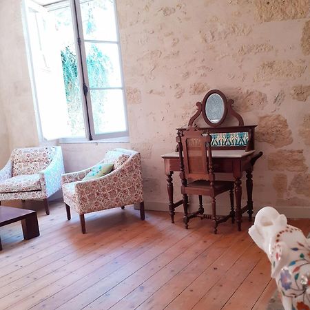 Logis Des Lugats, Gite De Charme La Réole Extérieur photo