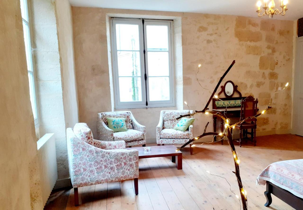 Logis Des Lugats, Gite De Charme La Réole Extérieur photo